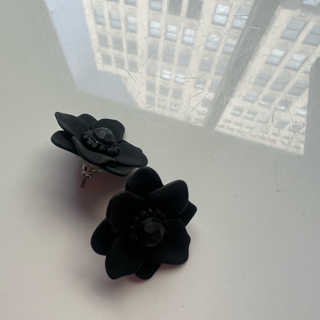 Vineyard Vines Flower Earrings